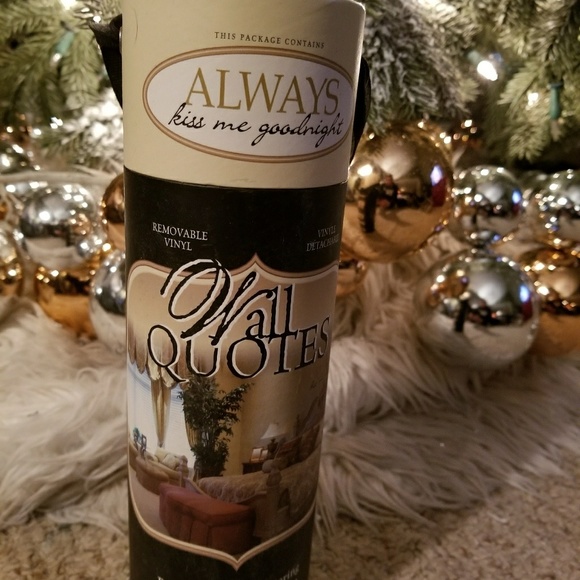 Wall Quote " Always Kiss Me Goodnight" - Picture 3 of 6